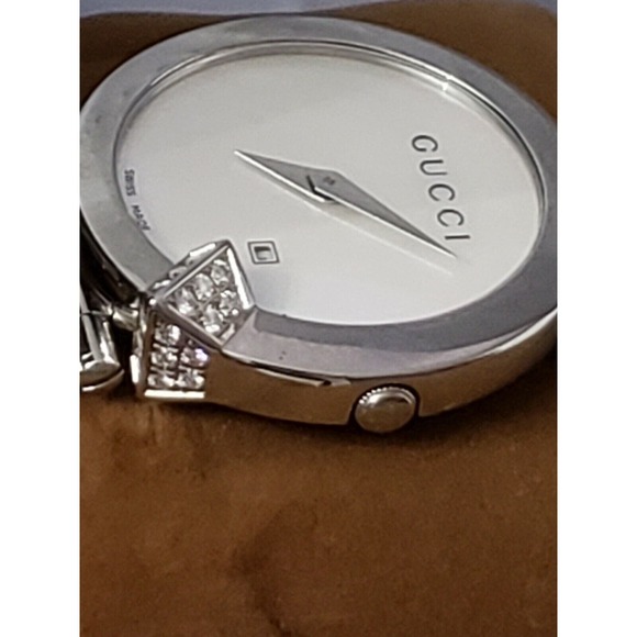 Gucci Chiodo Ladies Diamond Watch With Mother Of Pearl Dial Stainless Quartz - Picture 5 of 12
